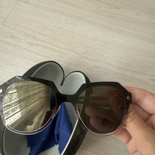 Oversized women's sunglasses like new, black lenses, lightweight frame
