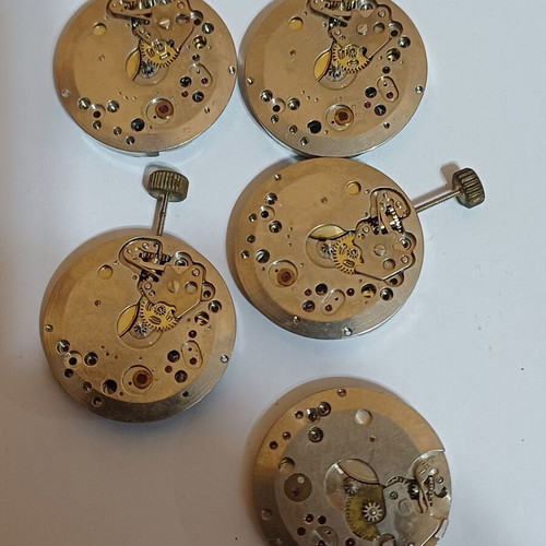 Mechanical wristwatch movements like new, set of 5