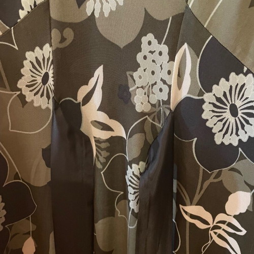 Twin-set dress with green, black and white shades