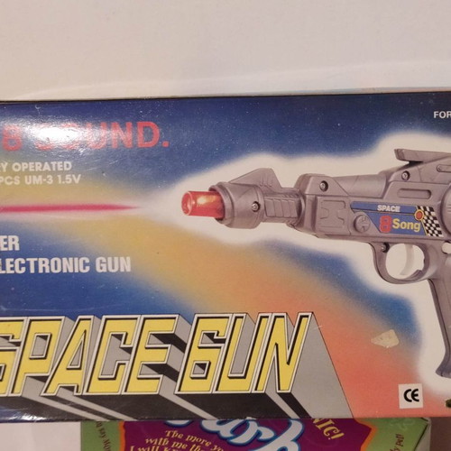 Space electronic gun old functional with nice sounds