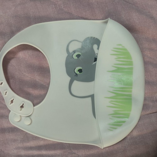 Silicone bib like new