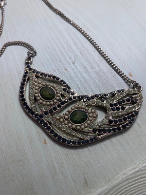 Accesorize necklace like new with blue and green stones