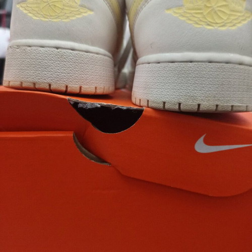 Jordan athletic shoes like new, size 38, white and yellow