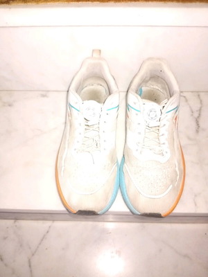 Athletic shoes used, size 43, white and blue