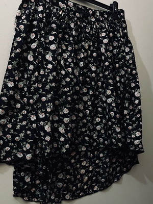 Πλισέ φούστα μέγεθος M σαν καινούργια, ραμμένη στο χέρι