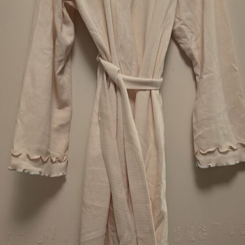 Tres Jolie robe like new, pink, one size