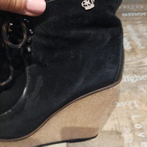 Women's black ankle boots like new, suede with fur lining