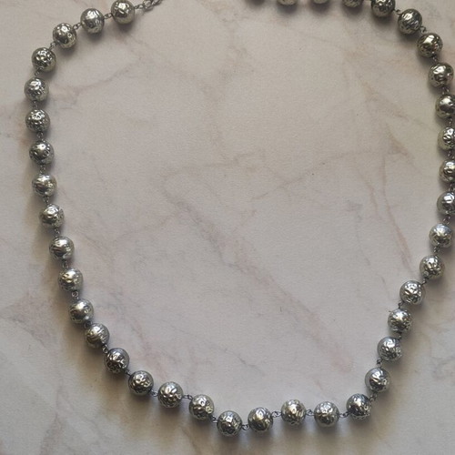 Women's choker necklace with silver embossed beads like new