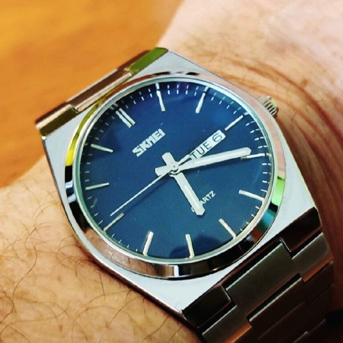 Skmei 70's Style Watch new, men's quartz with integrated bracelet