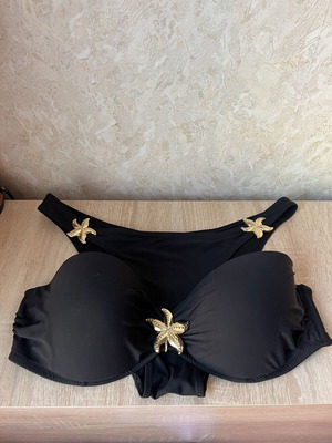 Black bikini with gold starfish details size M like new