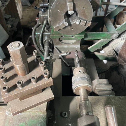 Lathe 2.5 meters used, fully functional