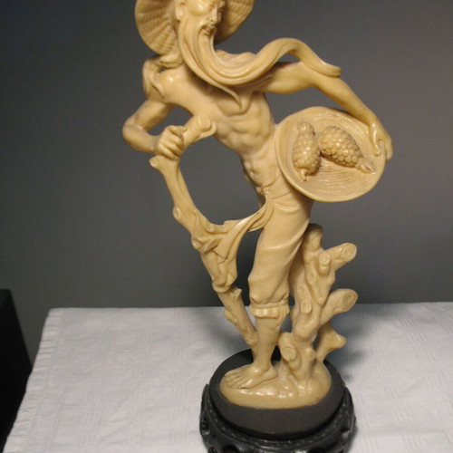Bone figurine, excellent sculpture.