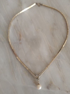 V-shaped necklace with stones and pendant pearl 45 cm used