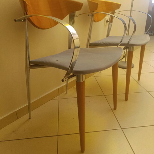 Kitchen chairs used with metal frame and wooden backrest