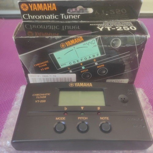 Yamaha YT-250 Chromatic Tuner new with battery