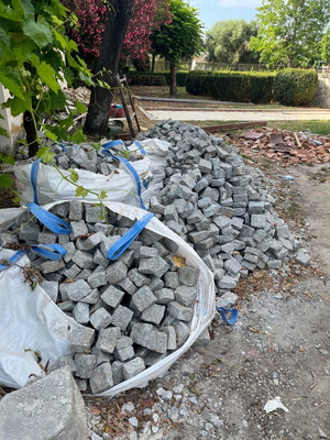 Κυβόλιθοι γρανίτη καινούργιοι, 6 σάκοι big bag 10x10x5 εκ, 60 τ.μ., αντοχή σε οχήματα