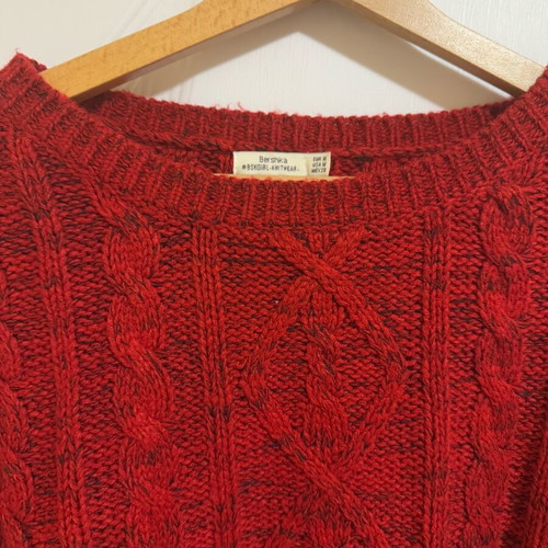 Bershka red cropped sweater like new, size M