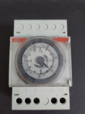 ABB AT3-7R Αναλογικός χρονοδιακόπτης 24 ωρών σαν καινούργιο για ηλεκτρολογικό πίνακα