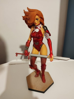 Αγαλματίδιο Dawn Executioner PVC Femme Fatales 23cm μεταχειρισμένο