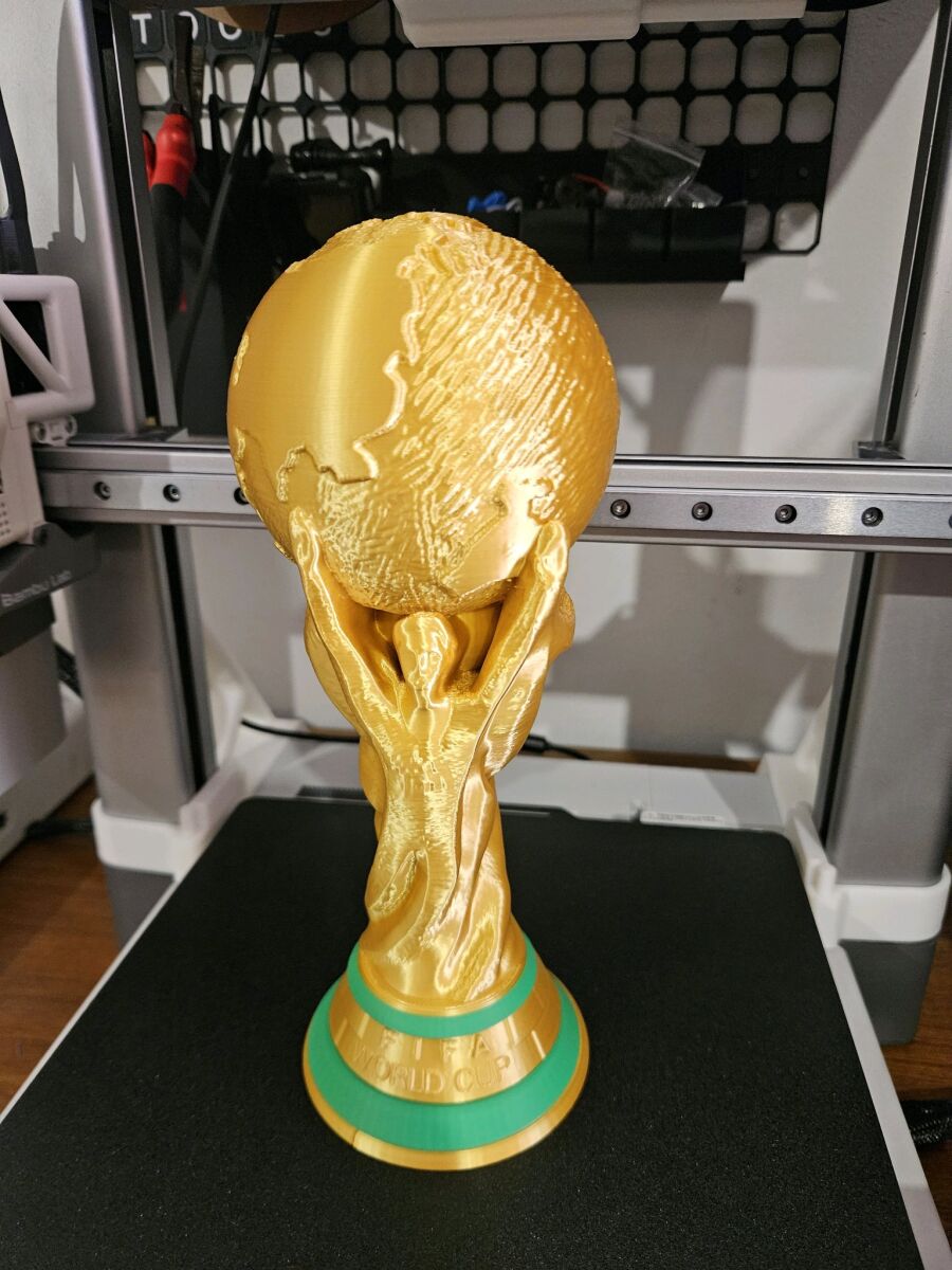Collectible FIFA World Cup Trophy 25cm new - € 19,00 - Vendora.cy