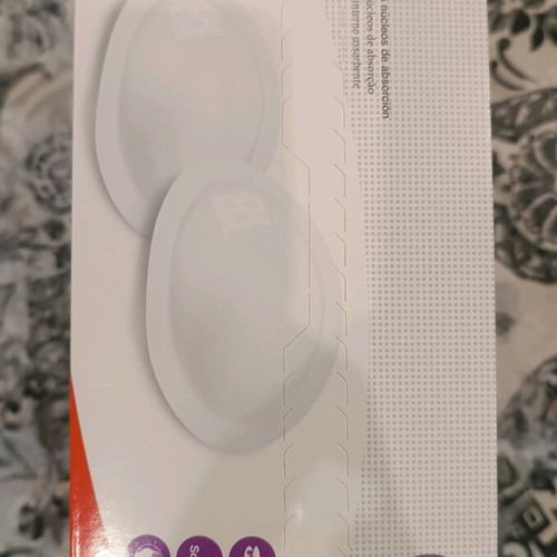 Breast pads and nipple cream like new