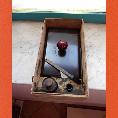 Box with tools for lithographic reproduction used, Columbus