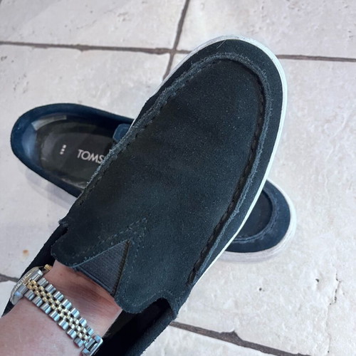 Toms men's black suede shoes like new
