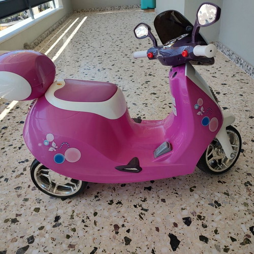 Electric children's tricycle motorcycle like new