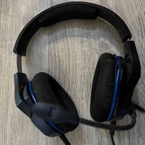 HyperX Cloud Stinger Core headset used, Over Ear with microphone and 3.5mm connection