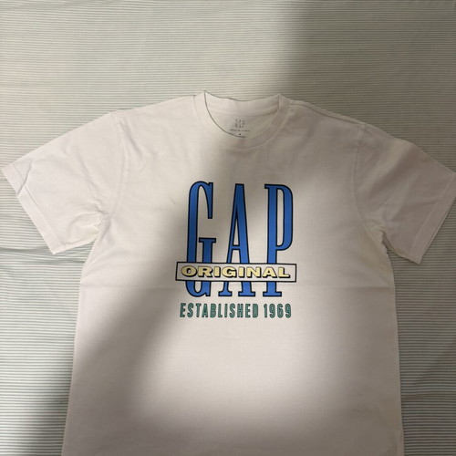 Gap men's t-shirt like new, medium, white and blue