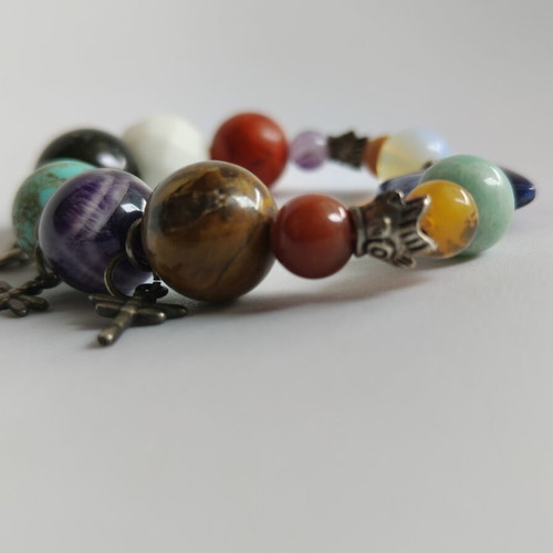 Multicolor bracelet like new with semi-precious stones and metal details