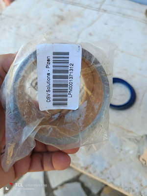 JCB 4CX spare parts central rings and seals new