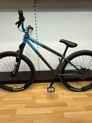 Nsbikes Custom Dirtjump Bike like new, 26 Inch, hydraulic disc brakes