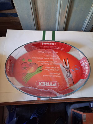Pyrex Oval Baking Dish 39×27 cm New