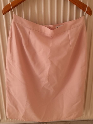 Pink pencil skirt short, size medium approximate