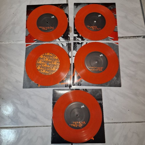 Prodigy Invaders Must Die Limited Edition Collector's Box CD and 8inch vinyls like new