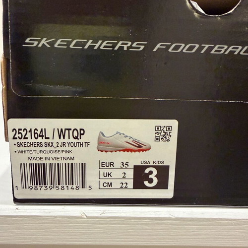 Skechers Soccer Shoes SKX_2 JR Youth TF like new, white and blue, size 35