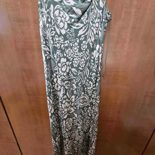 Zara midi dress satin fabric with thin straps like new, white and green