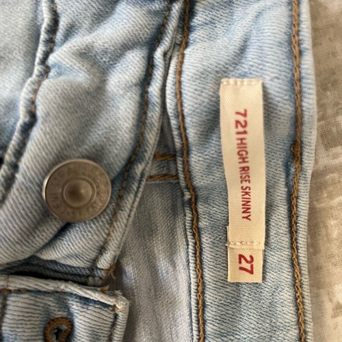Levi’s jeans new, high rise skin, size 27, light color