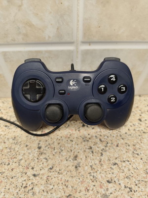 Logitech Dual Action PC Controller like new