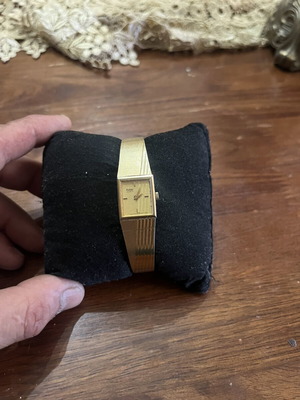 Pulsar 24k gold-plated women's watch like new