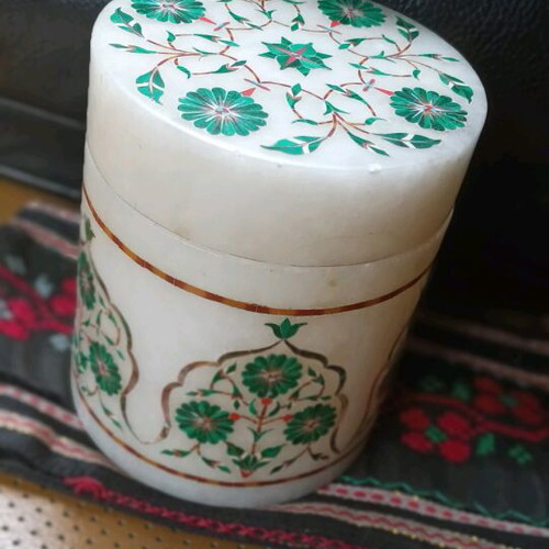 Marble jewelry box used with inlays
