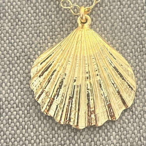 Necklace like new summer gold-colored