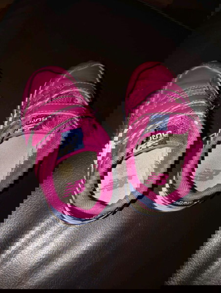 Αθλητικά παπουτσάκια για κοριτσάκι, New Balance, νούμερο 23,5, μεταχειρισμένα, η τιμήτους είναι 0,50