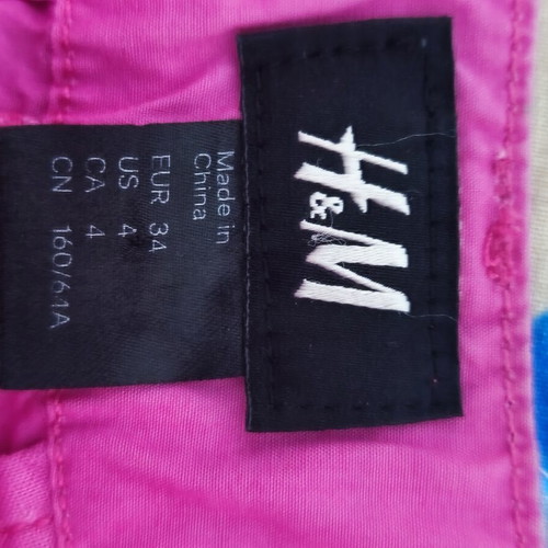 H&M fuchsia low-rise shorts like new, size Xsmall