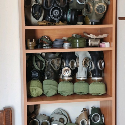 Gas masks like new