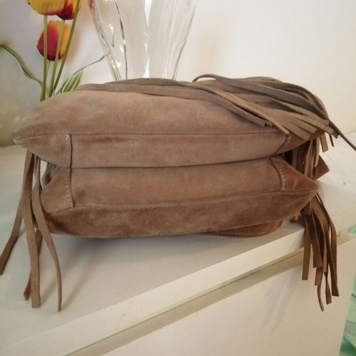 Atmosphere suede crossbody bag beige like new, made in Italy