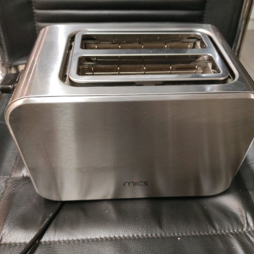 Mics toaster used with 850W power and defrost functions