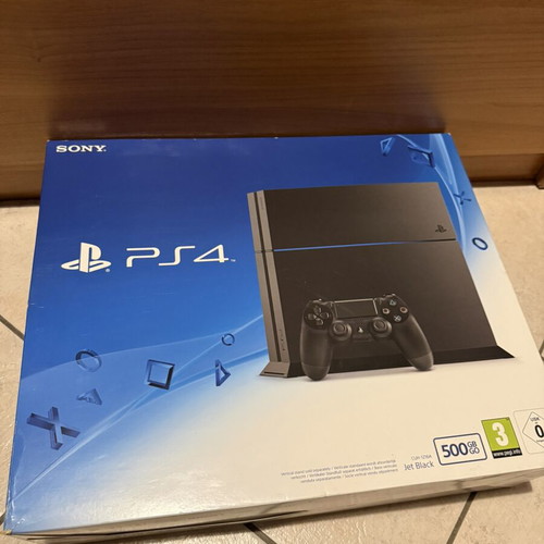 Sony PlayStation 4 500GB console like new with 2 controllers and 3 games