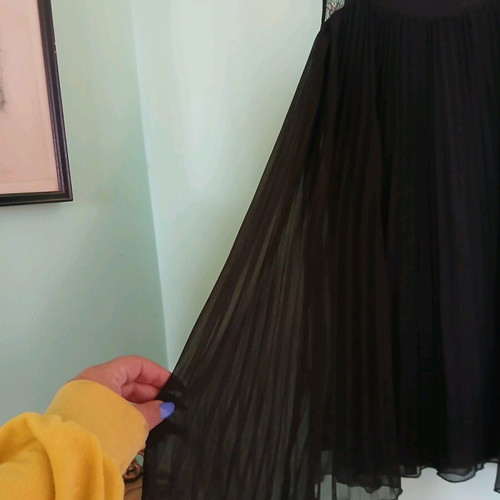 Pleated black dress size M like new